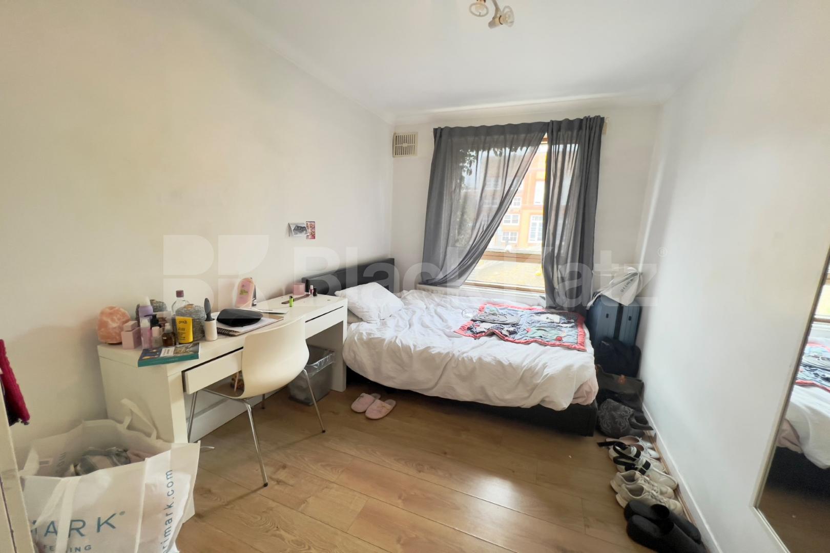 Superbly located & neutrally decorated throughout with wooden floors Brandon Street , Elephant and Castle